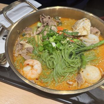 Big Way Hot Pot - Mala soup base - Hot Pot Near Me - Scarborough, Ontario