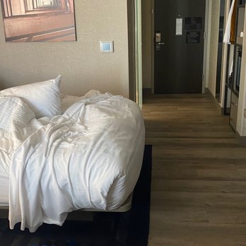 AC Hotel by Marriott Bridgewater - Hotels Near Me - Bridgewater, New Jersey
