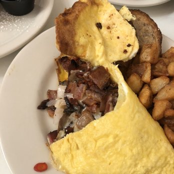 Briarpatch Restaurant - The inside of my omelette - American Near Me - Winter Park, Florida