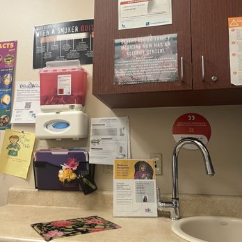 Desert Bloom Family Medicine - Room - Family Practice Near Me - Phoenix, Arizona Desert Bloom Family Medicine - Room - Family Practice Near Me - Phoenix, Arizona