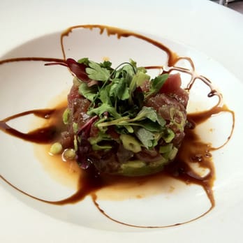 Simmzy's - Incredible Tuna Tartar Apetizer - American Near Me - Manhattan Beach, California