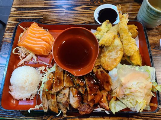 Rock & Roll Sushi by null