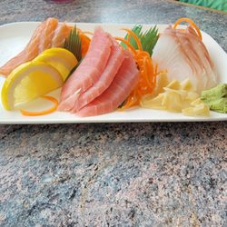 Minako Japanese restautrant - Sashimi