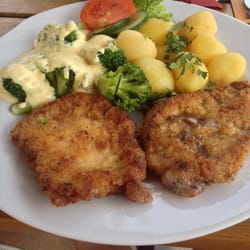 Restaurant & Logis Luisenhof - Schnitzel im Luisenhof