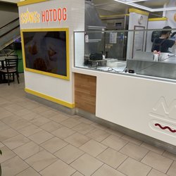Ssong's Hotdog - Towson - Front area