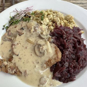 Bavarian Inn - Jaegerschnitzel - Hotels Near Me - Shepherdstown, West Virginia Bavarian Inn - Jaegerschnitzel - Hotels Near Me - Shepherdstown, West Virginia