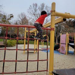 Jose Avenue Park - Young climbers' paradise