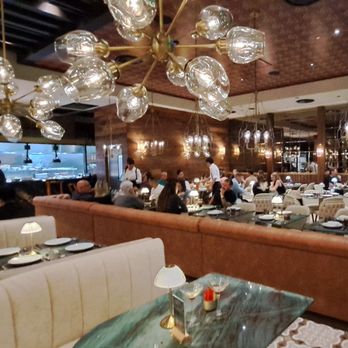 Baires Grill - Doral - Spacious and brightly lit interior dinning area. - Steakhouses Near Me - Doral, Florida