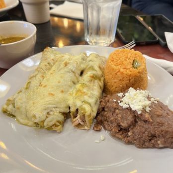 El Mezcalito Cantina - Enchiladas - Sushi Bars Near Me - Chicago, Illinois