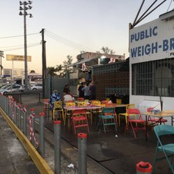 Chubby Buns Burger - Outside seating.