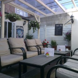 Biscottis Sandwich Bar - Hidden treasure of home cooked food, staff treating you as family, and the peaceful relaxation of the secret tranquil garden.