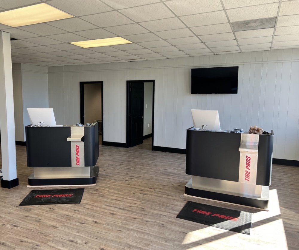 HOFFMAN AUTOMOTIVE TIRE PROS WOODSTOCK Updated August 2024 9575