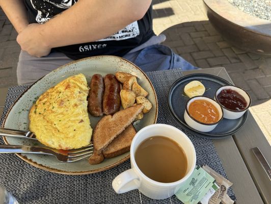 8100 Mountainside Bar & Grill by null