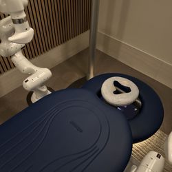 Pause Studio City - Aescape robot massage close up