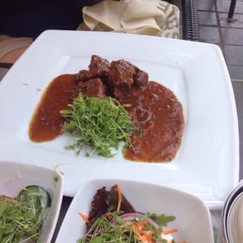 Middenstand, de - Beef stew - Restaurants Near Me - Bruges, VWV Middenstand, de - Beef stew - Restaurants Near Me - Bruges, VWV