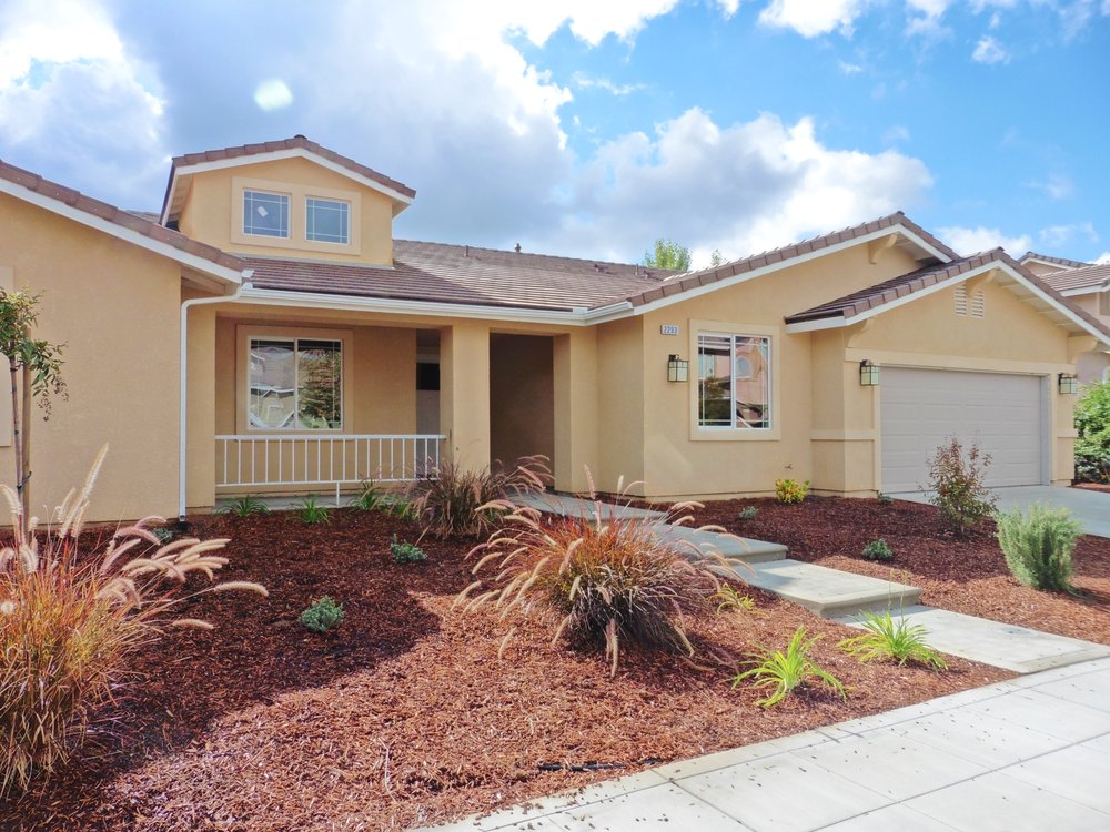 VALLEY LAND & INVESTMENT COMPANY Updated October 2024 14 Photos 1053 G St, Reedley