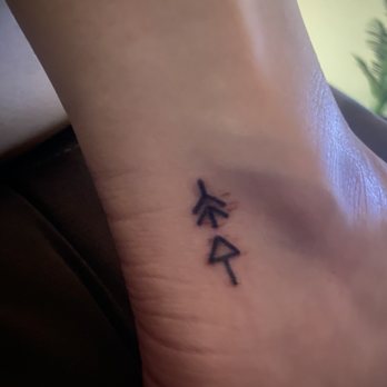 Sink or Swim Tattoo - Piercing Near Me - St Charles, Illinois Sink or Swim Tattoo - Piercing Near Me - St Charles, Illinois