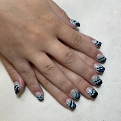 Aroma Nails & Spa - Black ocean nails