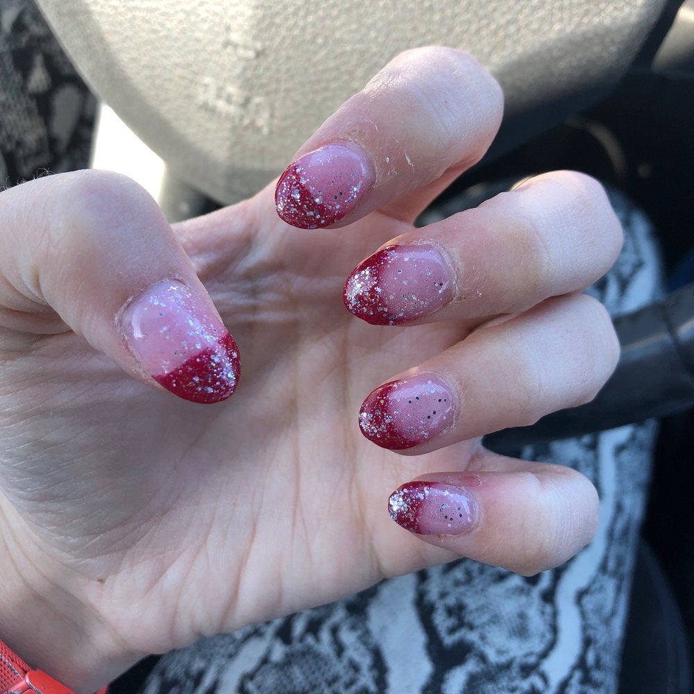 sloppy and not shaped right and i never asked for glitter they forced it. sloppy and not shaped right and i never asked for glitter they forced it.