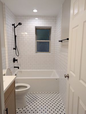 J & D Whirlpool Kitchen & Bath Outlet