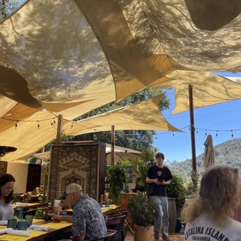 Cafe on 27 - Outside restaurant garden - Breakfast & Brunch Near Me - Topanga, California Cafe on 27 - Outside restaurant garden - Breakfast & Brunch Near Me - Topanga, California
