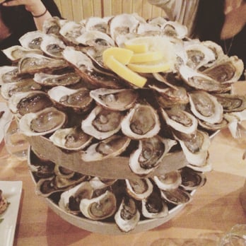 Pearl Diver - 100 oysters for $100 Thursday deal - Seafood Near Me - Toronto, Ontario Pearl Diver - 100 oysters for $100 Thursday deal - Seafood Near Me - Toronto, Ontario