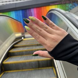 LA-OR - Gel Nails by Pia :) She's the best!