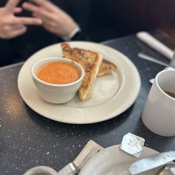 The Monument Café - 4 cheese grilled cheese and tomato bisque soup - American Near Me - Georgetown, Texas