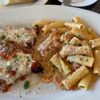 Strizzi's Restaurant - Chicken Parmesan and Rigatoni Bolognese - Italian Near Me - Pleasanton, California Strizzi's Restaurant - Chicken Parmesan and Rigatoni Bolognese - Italian Near Me - Pleasanton, California