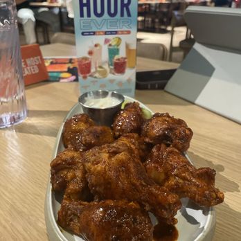 Dave & Buster's Arlington - Nashville hot chicken - American Near Me - Arlington, Texas