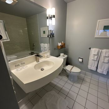 Acqua Hotel - Bathroom - Hotels Near Me - Mill Valley, California