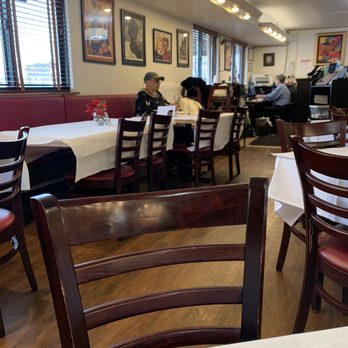 Pearl's Place - Seating area - Breakfast & Brunch Near Me - Chicago, Illinois Pearl's Place - Seating area - Breakfast & Brunch Near Me - Chicago, Illinois