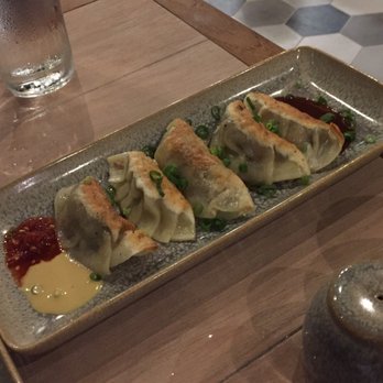 Moku Kitchen - Cocktail Bars Near Me - Honolulu, Hawaii