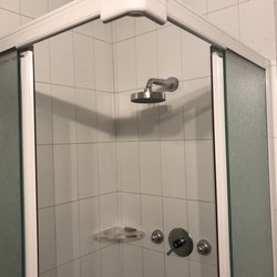 Hotel Excelsior San Marco - I did not expect this shower cabin in a 4 star hotel...
