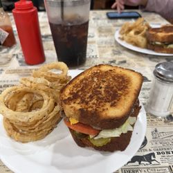 Hickman's Restaurant - Huge Burger Huge Drink Huge Rings Small Bill!