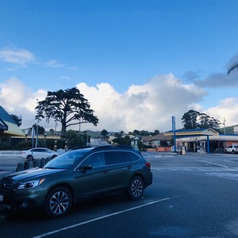 Duckie's Chowder House - Seafood Near Me - Cayucos, California