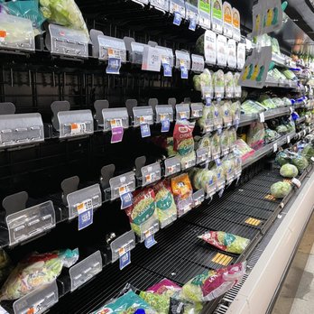 Giant Food - Fresh produce SHOULD be featured here - Grocery Near Me - Ellicott City, Maryland Giant Food - Fresh produce SHOULD be featured here - Grocery Near Me - Ellicott City, Maryland