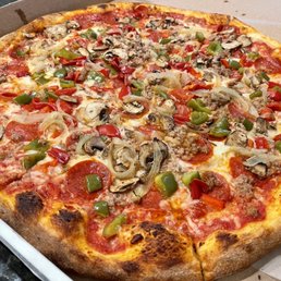 5 topping pizza 18in. Mushrooms, green peppers, onions, sausage, and pepperoni 5 topping pizza 18in. Mushrooms, green peppers, onions, sausage, and pepperoni