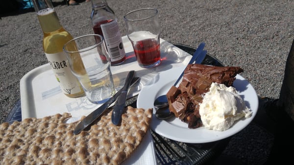 Flickorna Helin by null