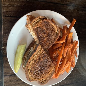 Seabiscuit Cafe - Rueben - Bars Near Me - Mackinac Island, Michigan Seabiscuit Cafe - Rueben - Bars Near Me - Mackinac Island, Michigan