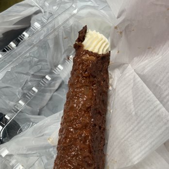 Bova's Bakery - Florentine cannoli - Bakeries Near Me - Boston, Massachusetts