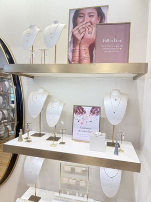 Kendra Scott Flagship by null