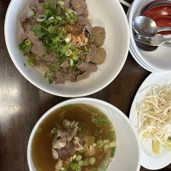 Phnom Penh Noodle Shack - Beef soup - Cambodian Near Me - Long Beach, California Phnom Penh Noodle Shack - Beef soup - Cambodian Near Me - Long Beach, California