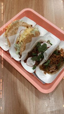 Chicas Tacos by null