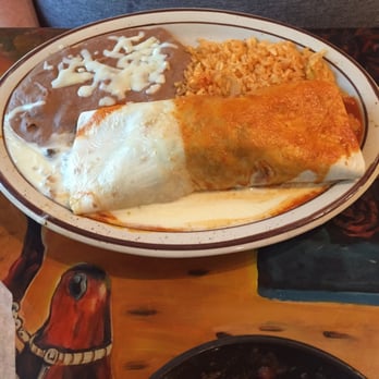 Los Toltecos - Chantilly - Refrigerate beans with guacamole & salad - Mexican Near Me - Chantilly, Virginia