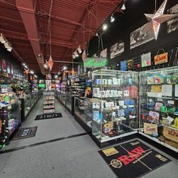 Burn Smoke Shop Outlit - Kits, storage containers