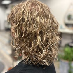 The Parlor Aveda - Sun-kissed highlights and curly haircut by Evelyn