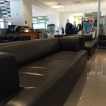 Flemington BMW - Nice waiting area - Car Dealers Near Me - Flemington, New Jersey