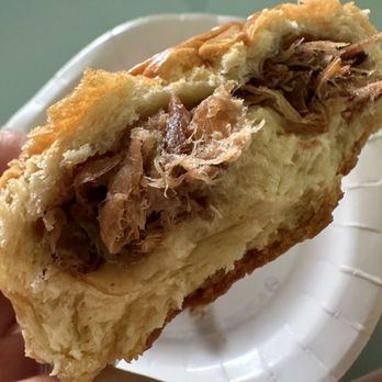 Mr Ed's Bakery - Chat siu Manapua - Bakeries Near Me - Honomu, Hawaii