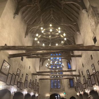 Three Broomsticks - Magical 3 broomsticks interior, universal islands of adventure - British Near Me - Orlando, Florida Three Broomsticks - Magical 3 broomsticks interior, universal islands of adventure - British Near Me - Orlando, Florida